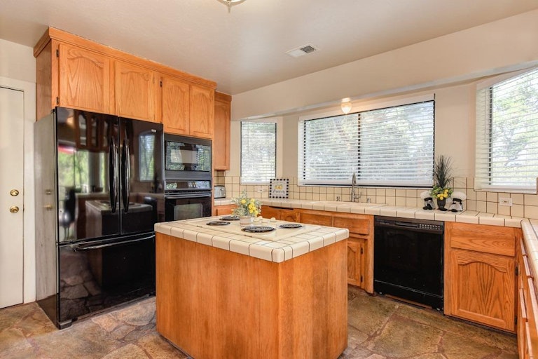 Photo 19 of 79 - 12136 Poplar Rd, Auburn, CA 95602