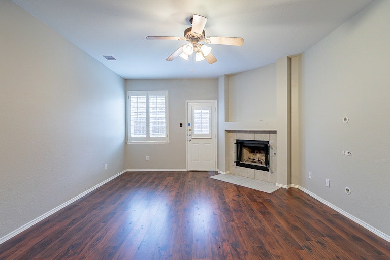 Photo 5 of 23 - 2805 Hudson Xing, McKinney, TX 75072