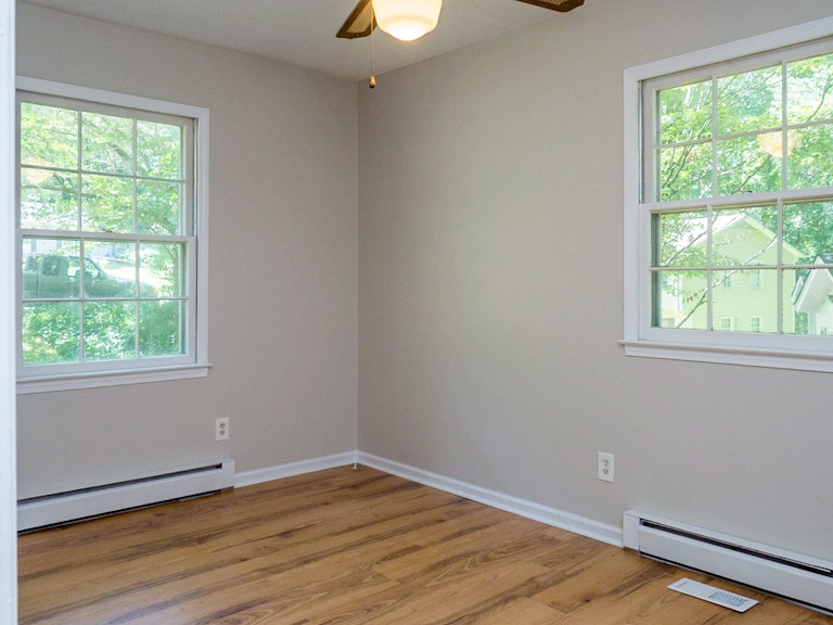 Photo 14 of 18 - 1020 Trollingwood Ln, Raleigh, NC 27615