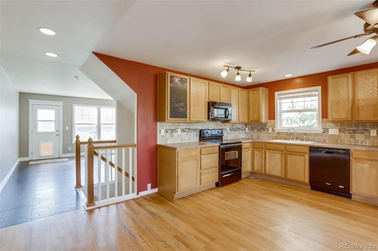 Photo 7 of 40 - 10712 Dayton Way, Commerce City, CO 80640