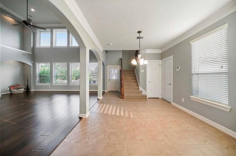 Photo 4 of 11 - 7810 Trinity Hills Ln, Humble, TX 77396