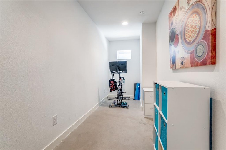 Photo 3 of 13 - 2107 Bennett Ave, Dallas, TX 75206