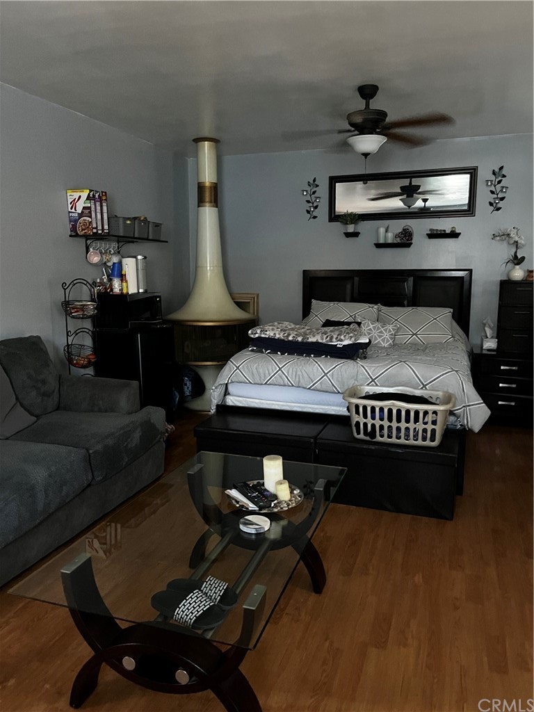Photo 17 of 25 - 9630 Annetta Ave, South Gate, CA 90280