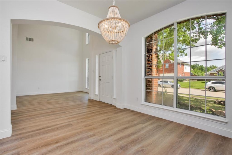 Photo 8 of 29 - 3409 Lombardy Dr, Wylie, TX 75098