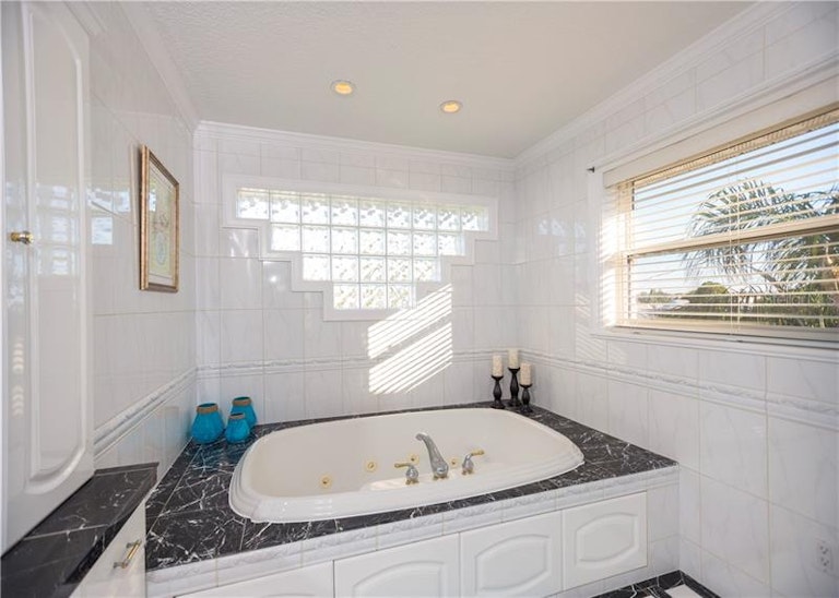 Photo 19 of 25 - 308 La Hacienda Dr, Indian Rocks Beach, FL 33785