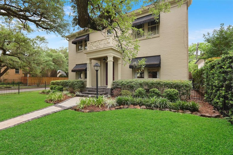 Photo 43 of 49 - 2203 University Blvd, Houston, TX 77030