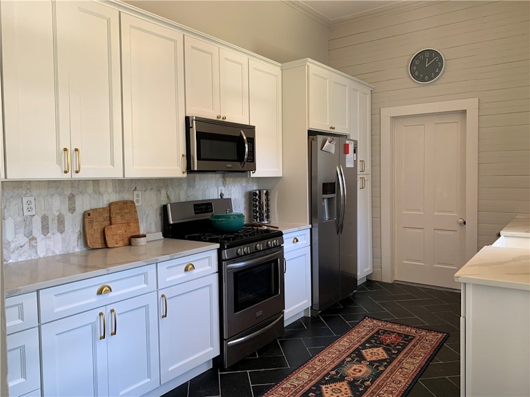 Photo 15 of 36 - 515 E 8th St, Georgetown, TX 78626