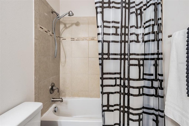 Photo 30 of 49 - 12430 Ballentrae Forest Dr, Riverview, FL 33579