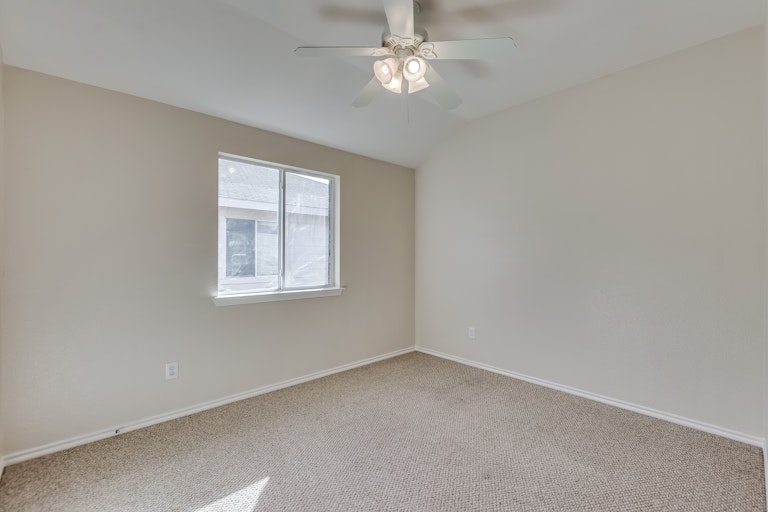 Photo 17 of 20 - 814 Sycamore St, Anna, TX 75409