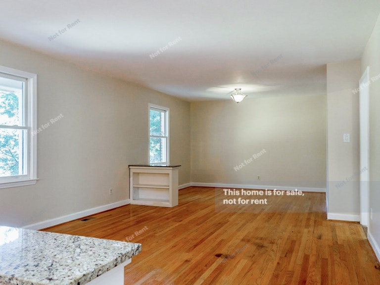 Photo 10 of 30 - 4801 Metcalf Dr, Raleigh, NC 27612