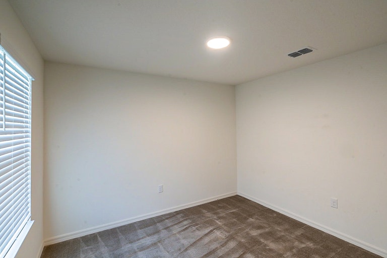 Photo 25 of 35 - 454 Sunfish Dr, Winter Haven, FL 33881