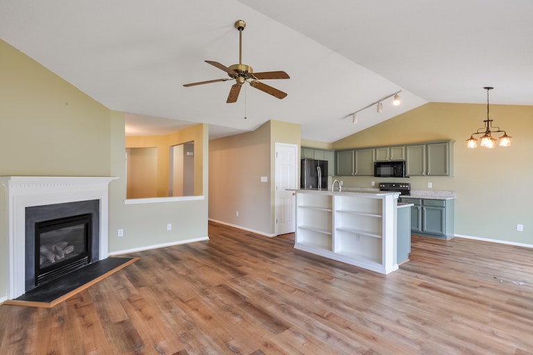 Photo 6 of 25 - 2004 Olive Tree Ln, Clayton, NC 27520