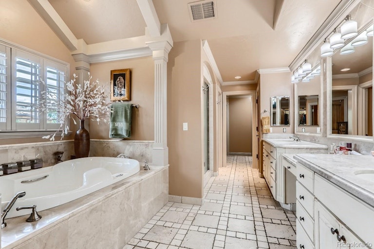 Photo 20 of 40 - 29 Foxtail Cir, Englewood, CO 80113