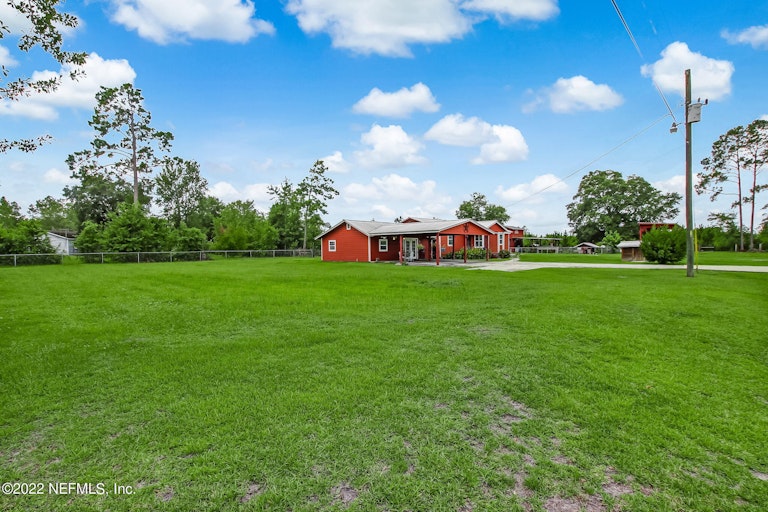 Photo 3 of 34 - 27210 Kristie Cir S, Hilliard, FL 32046
