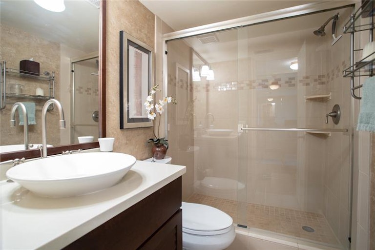 Photo 21 of 32 - 6295 Bahia Del Mar Cir #213, Saint Petersburg, FL 33715