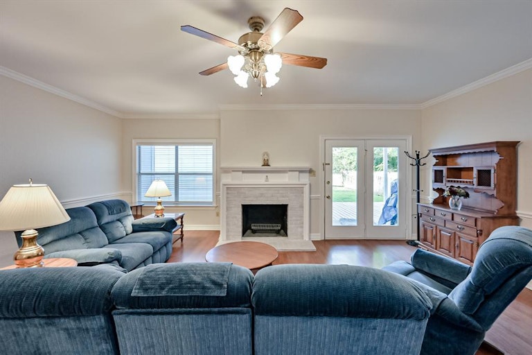 Photo 30 of 40 - 5607 Oak Branch Dr, Arlington, TX 76016