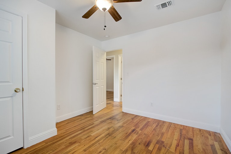 Photo 24 of 32 - 8146 Lichen Dr, Citrus Heights, CA 95621