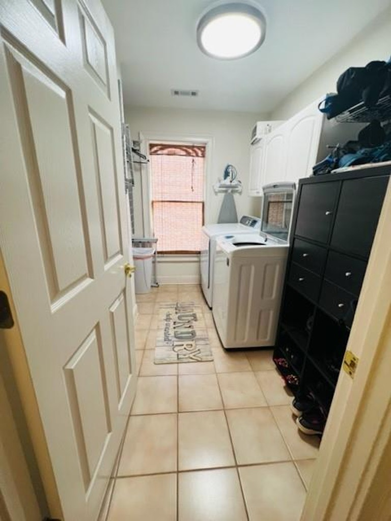 Photo 10 of 34 - 2355 Oberon Walk SE, Smyrna, GA 30080