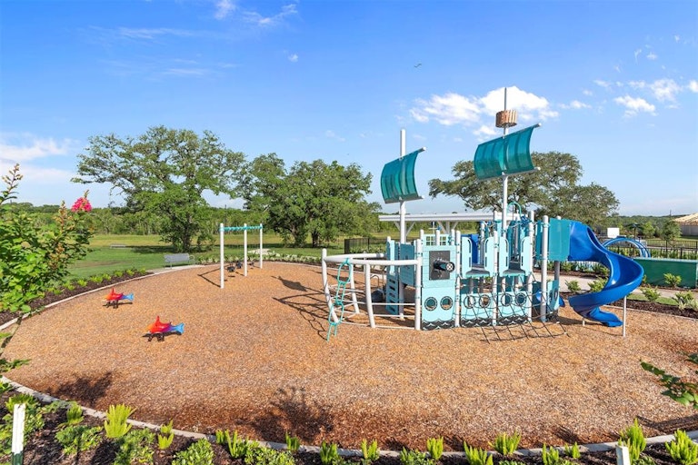 Photo 7 of 7 - 4718 Shipmans Cove Blvd, Fresno, TX 77545