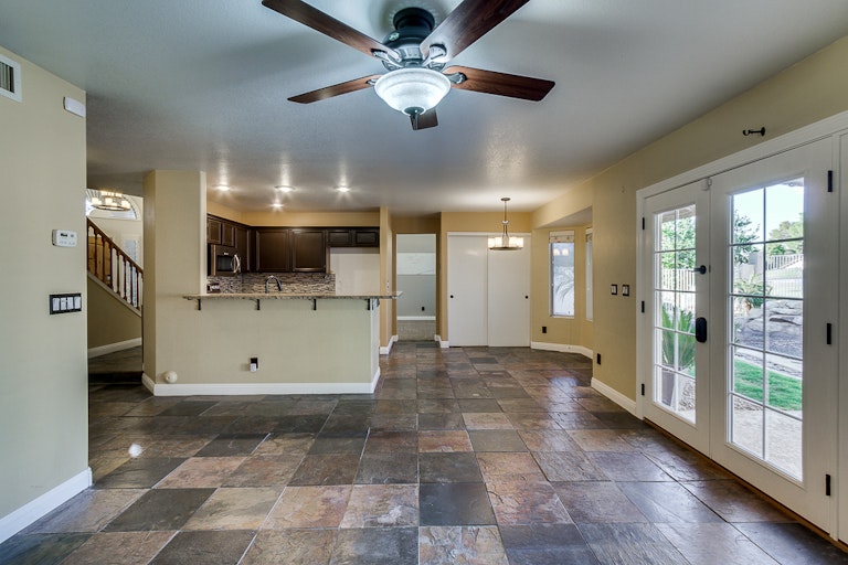 Photo 4 of 38 - 12254 S 44th St, Phoenix, AZ 85044