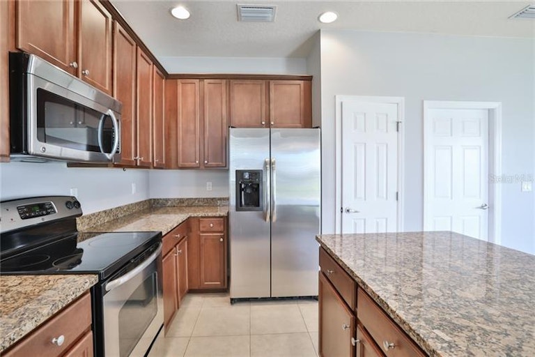 Photo 6 of 25 - 723 Parker Den Dr, Ruskin, FL 33570