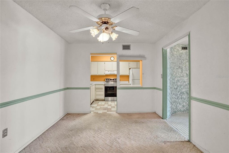 Photo 10 of 23 - 536 Orange Dr #26, Altamonte Springs, FL 32701