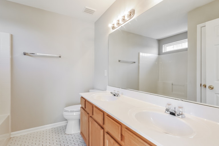 Photo 22 of 24 - 5100 Marathon Ln, Raleigh, NC 27616