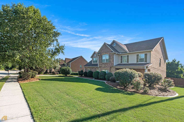 Photo 32 of 33 - 100 Belgian Ct, Hampton, GA 30228