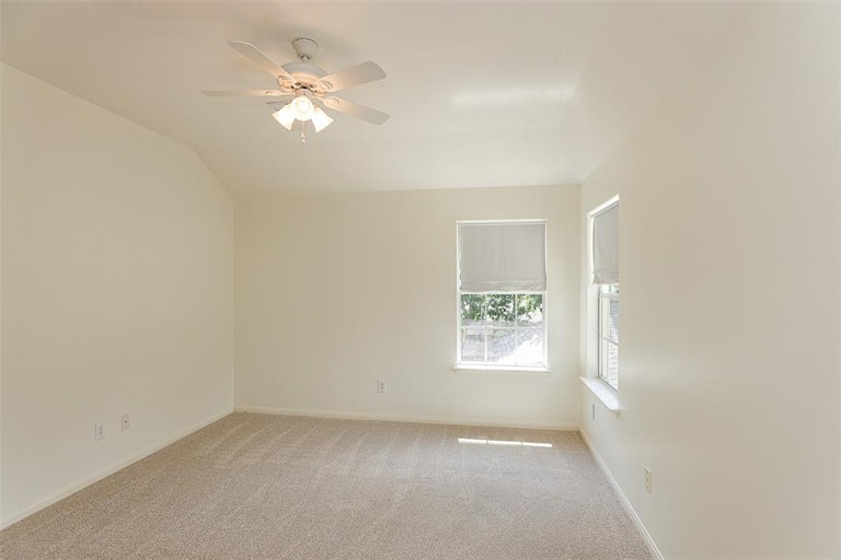Photo 38 of 50 - 16011 Camillia Trl, Tomball, TX 77377