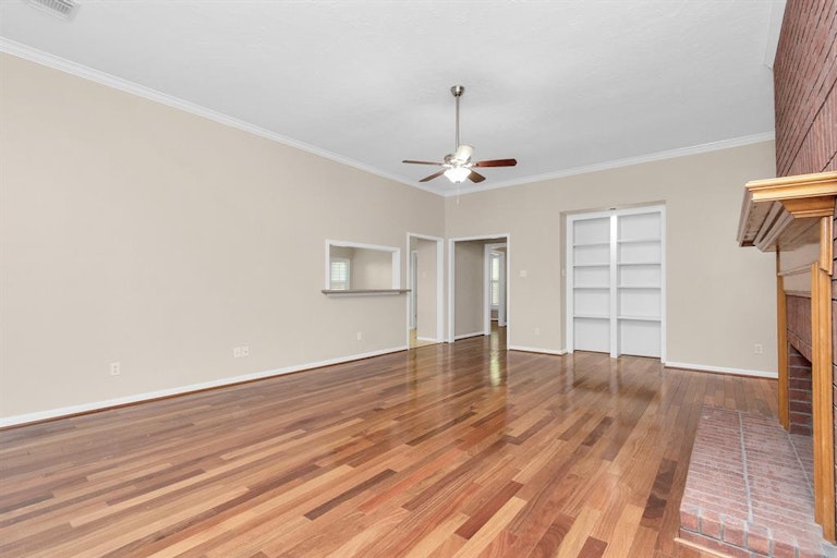 Photo 12 of 33 - 610 Ironwood Dr, Richmond, TX 77406