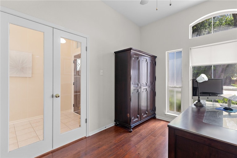 Photo 8 of 32 - 1104 Terra St, Round Rock, TX 78665