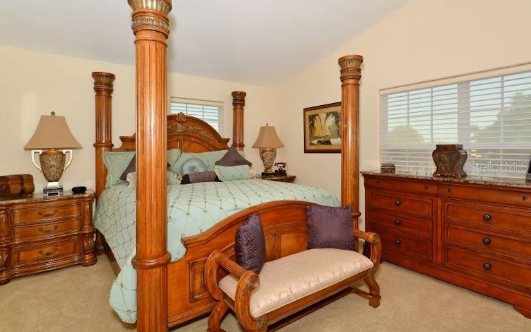 Photo 19 of 22 - 571 Putting Green Ln, Longboat Key, FL 34228