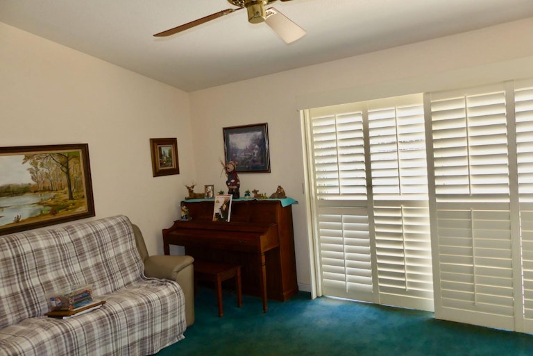 Photo 10 of 13 - 8001 Ruxton Ct, Sacramento, CA 95828