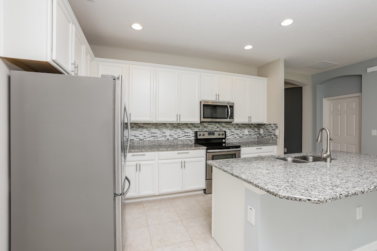 Photo 4 of 26 - 1392 Merion Dr, Mount Dora, FL 32757