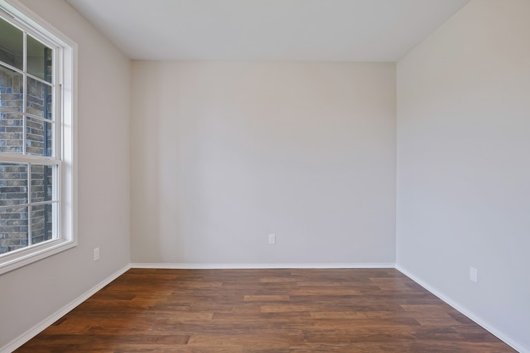 Photo 7 of 31 - 5344 Thornbush Dr, Fort Worth, TX 76179