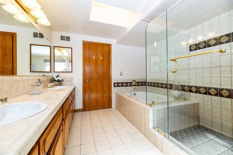 Photo 29 of 49 - 166 E Winnie Way, Arcadia, CA 91006