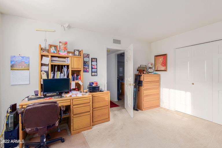 Photo 30 of 32 - 10424 E Cinnabar Ave, Scottsdale, AZ 85258