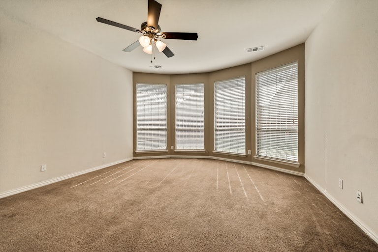 Photo 15 of 30 - 6947 Navigation Dr, Grand Prairie, TX 75054