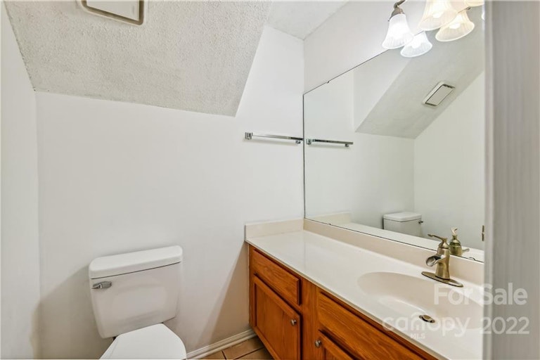 Photo 9 of 36 - 9005 Clifton Meadow Dr, Matthews, NC 28105