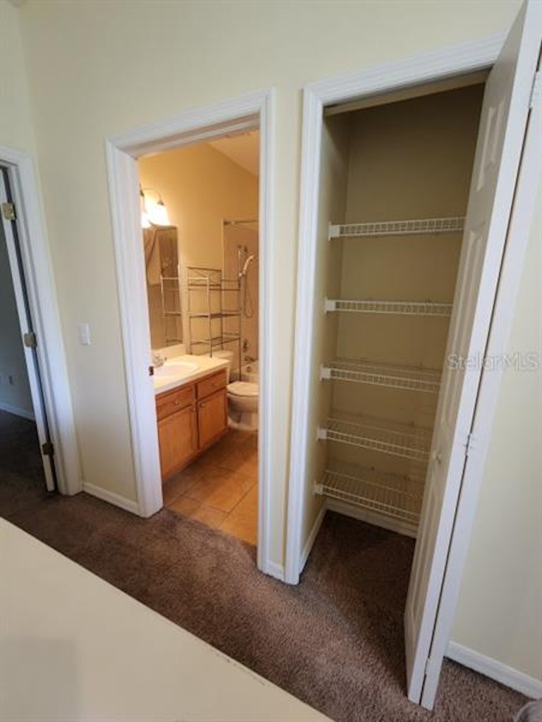 Photo 12 of 71 - 8105 Stone Leaf Ln, Tampa, FL 33647