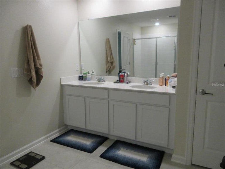 Photo 16 of 32 - 537 S Andrea Cir, Haines City, FL 33844