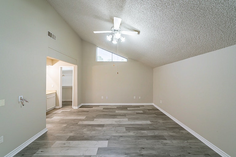 Photo 17 of 31 - 3700 Allenbrook Dr, Baytown, TX 77521