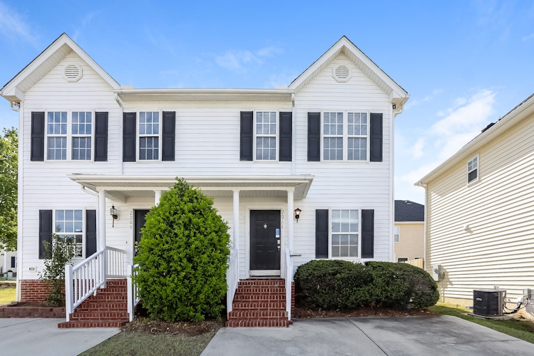 Photo 1 of 25 - 2211 Turtle Point Dr, Raleigh, NC 27604