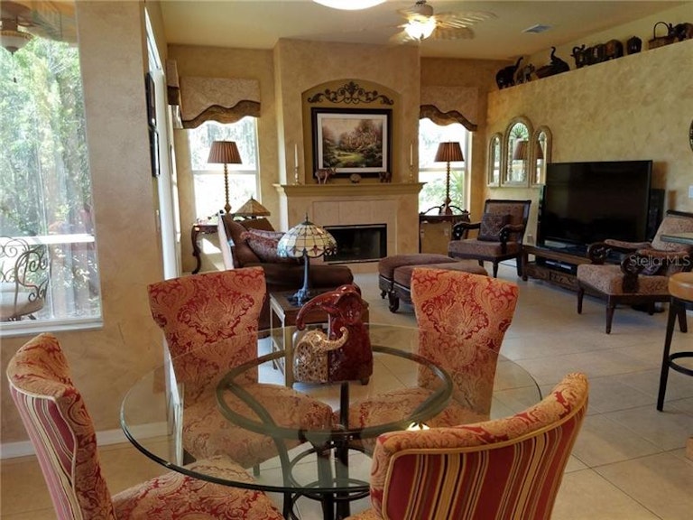 Photo 7 of 25 - 7432 Melogold Cir, Land O Lakes, FL 34637