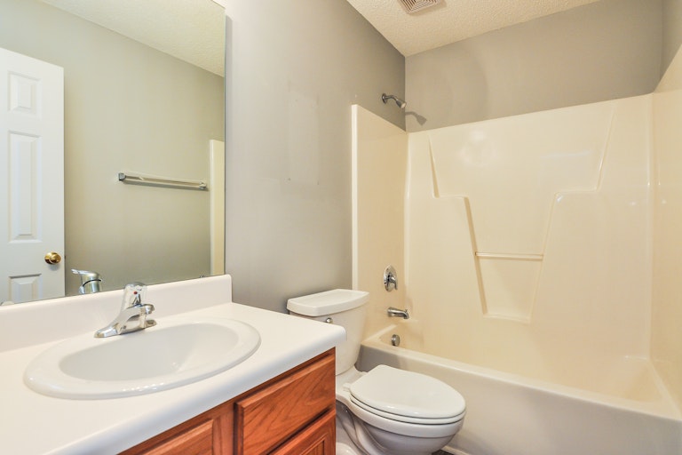 Photo 19 of 25 - 285 Trenburg Pl, Clayton, NC 27520