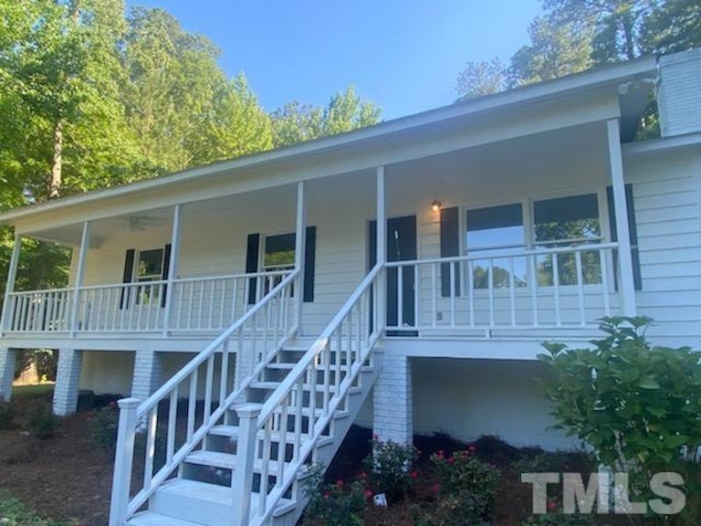 Photo 2 of 7 - 1002 Meadowbrook Dr, Garner, NC 27529