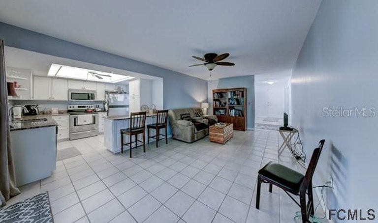 Photo 22 of 39 - 11 Crompton Pl, Palm Coast, FL 32137
