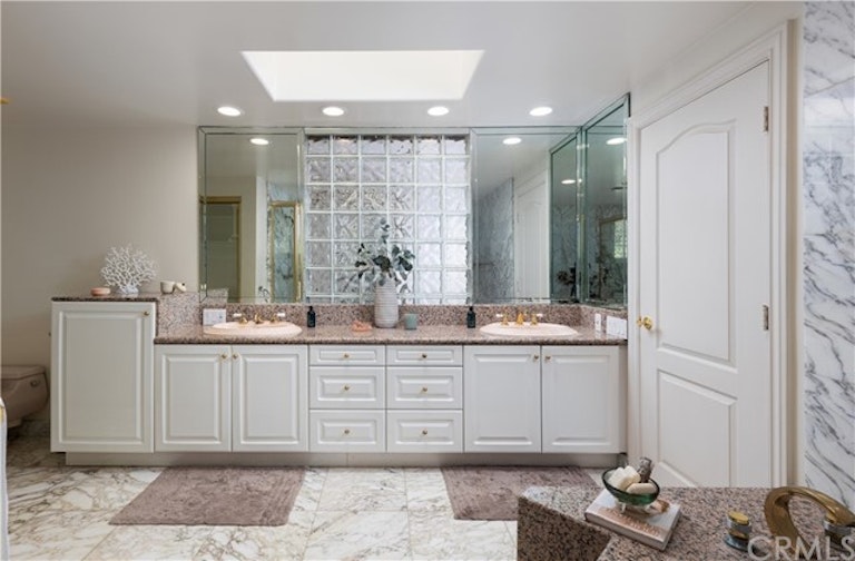 Photo 14 of 26 - 1945 Santiago Dr, Newport Beach, CA 92660