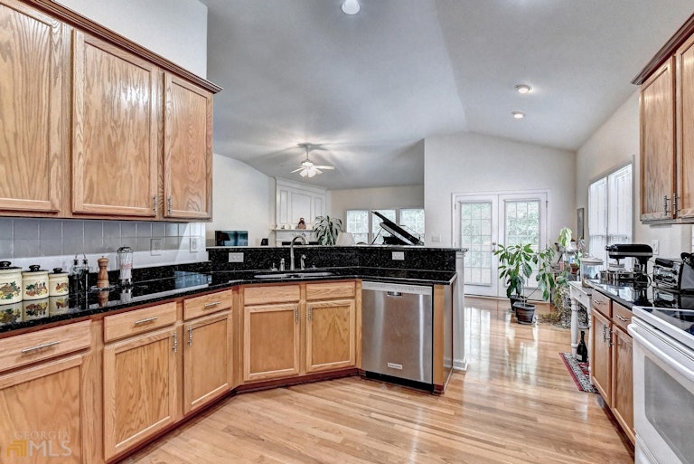 Photo 21 of 56 - 725 Gran Heritage Way, Dacula, GA 30019