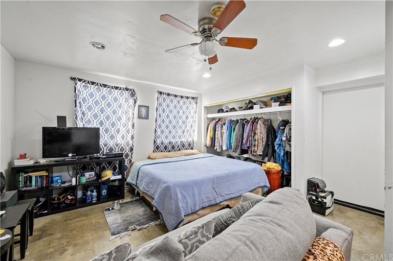Photo 31 of 52 - 1325 S Moonstone St, Anaheim, CA 92804